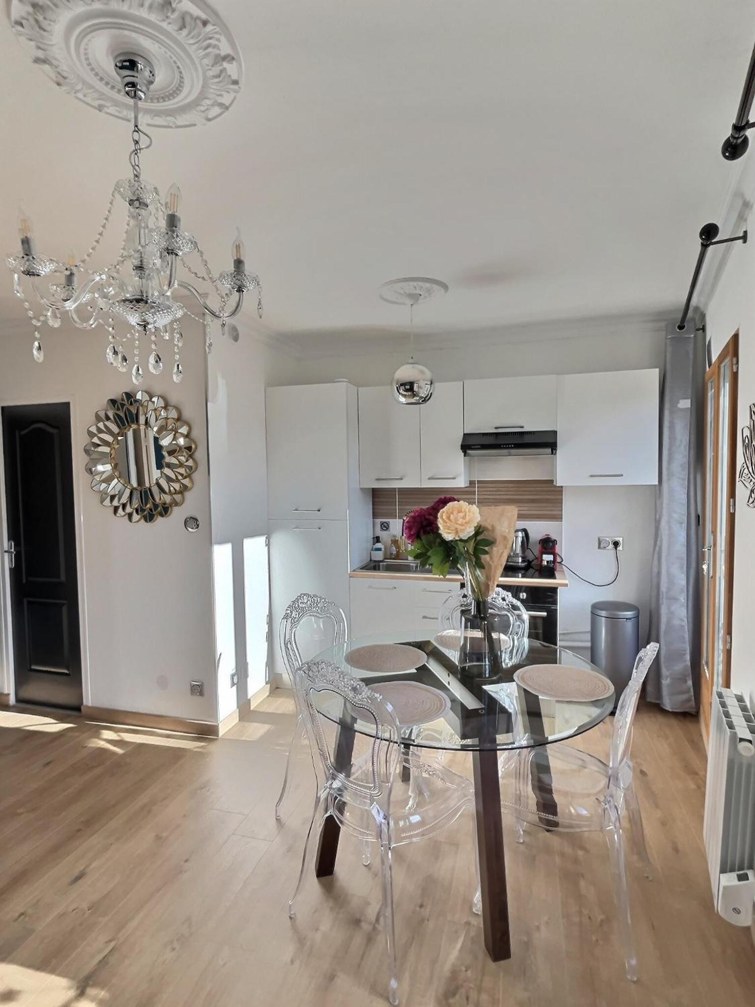 Appartement De Charme Avec Balcon Au Pied Des Commerces Beziers Bagian luar foto
